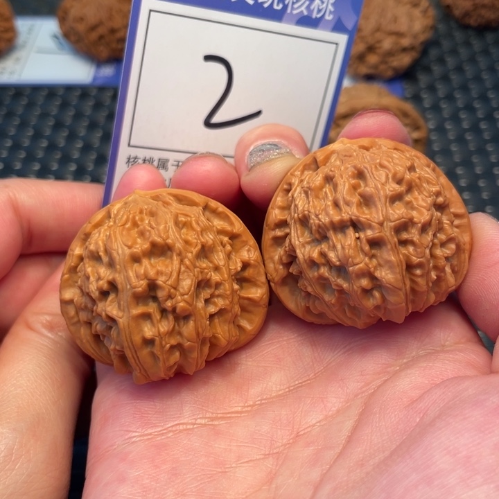 桃核把件40白狮子2。。。