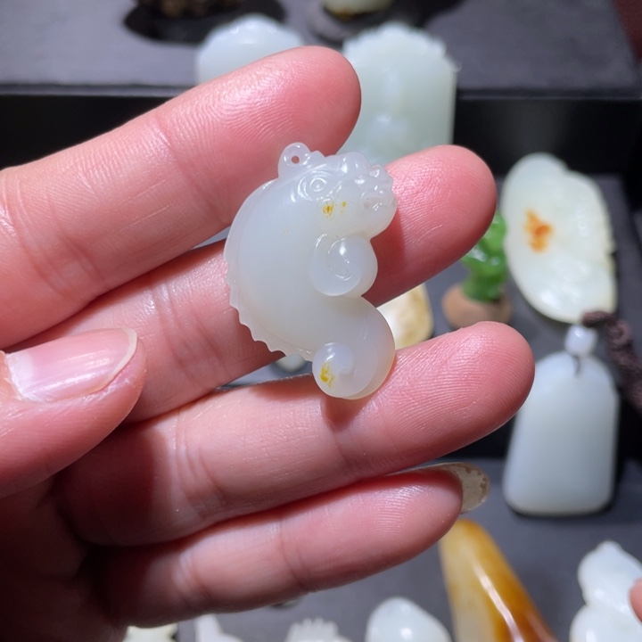 和田玉颈饰未镶嵌