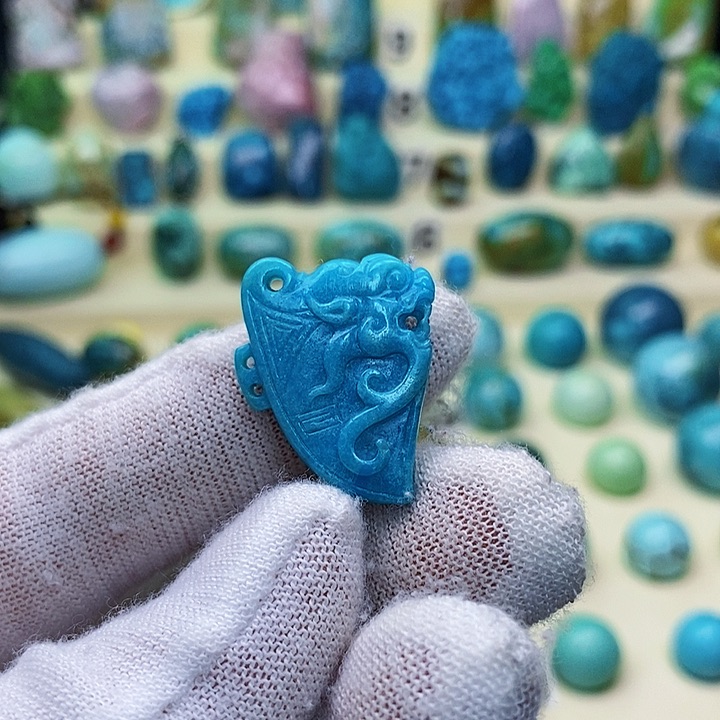 绿松石配饰未镶嵌