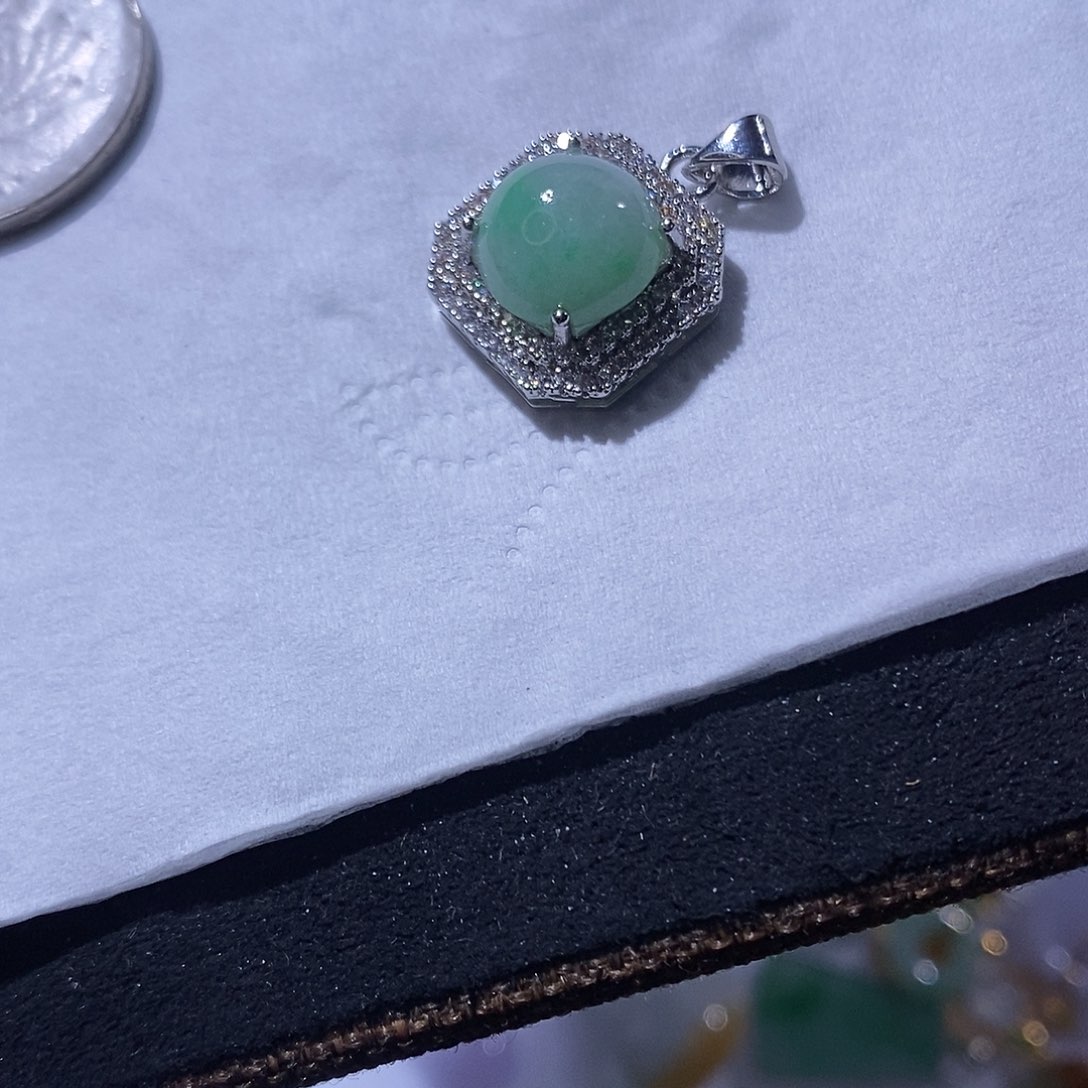 翡翠吊坠(不含链)未镶嵌