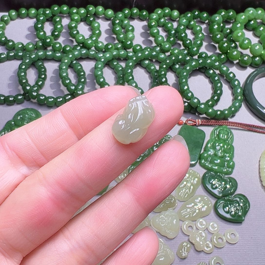 和田玉颈饰未镶嵌