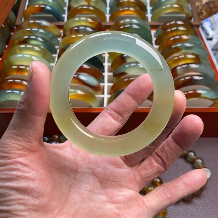 木***七蛇纹石玉未镶嵌手镯手串