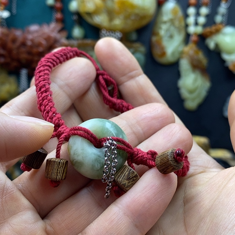 【闪购商品】蛇纹石玉手牌未镶嵌