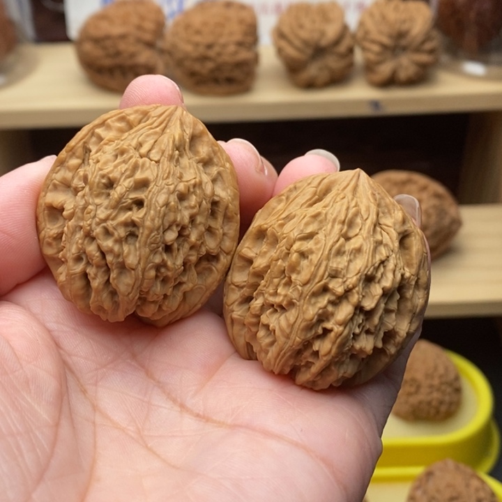 吊坠文玩核桃黄皮拉丝炮36尺