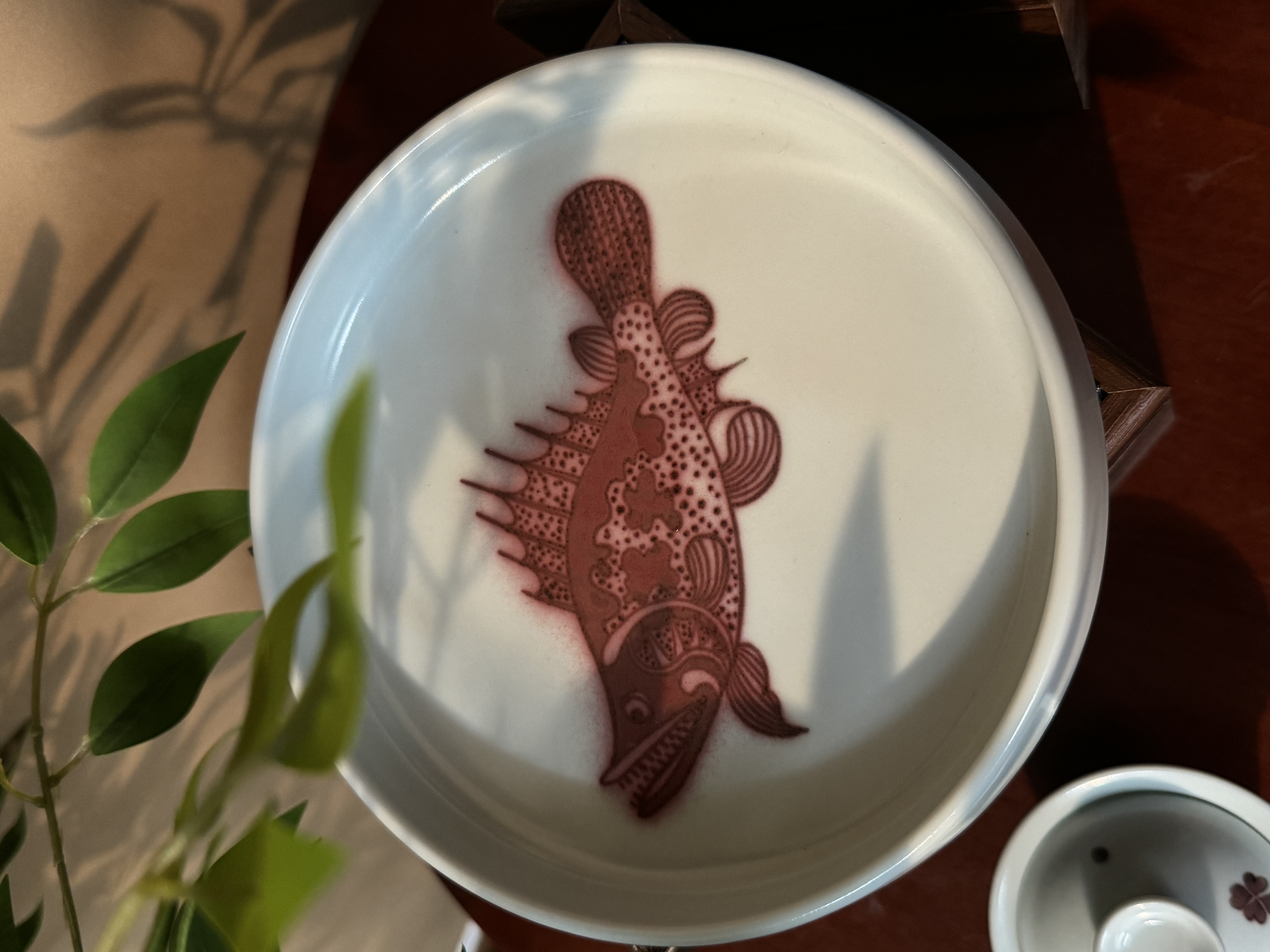 A473【蜕观堂】釉里红单鳜壶承 直径17.7cm 