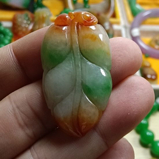 翡翠颈饰未镶嵌翡翠