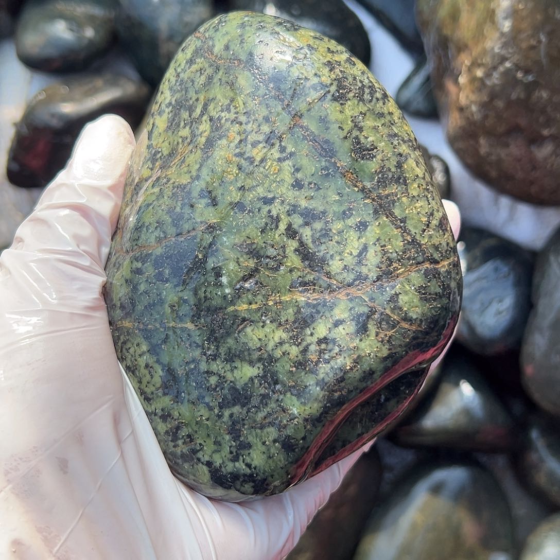 未镶嵌蛇纹石玉西藏藏玉药王石钰*