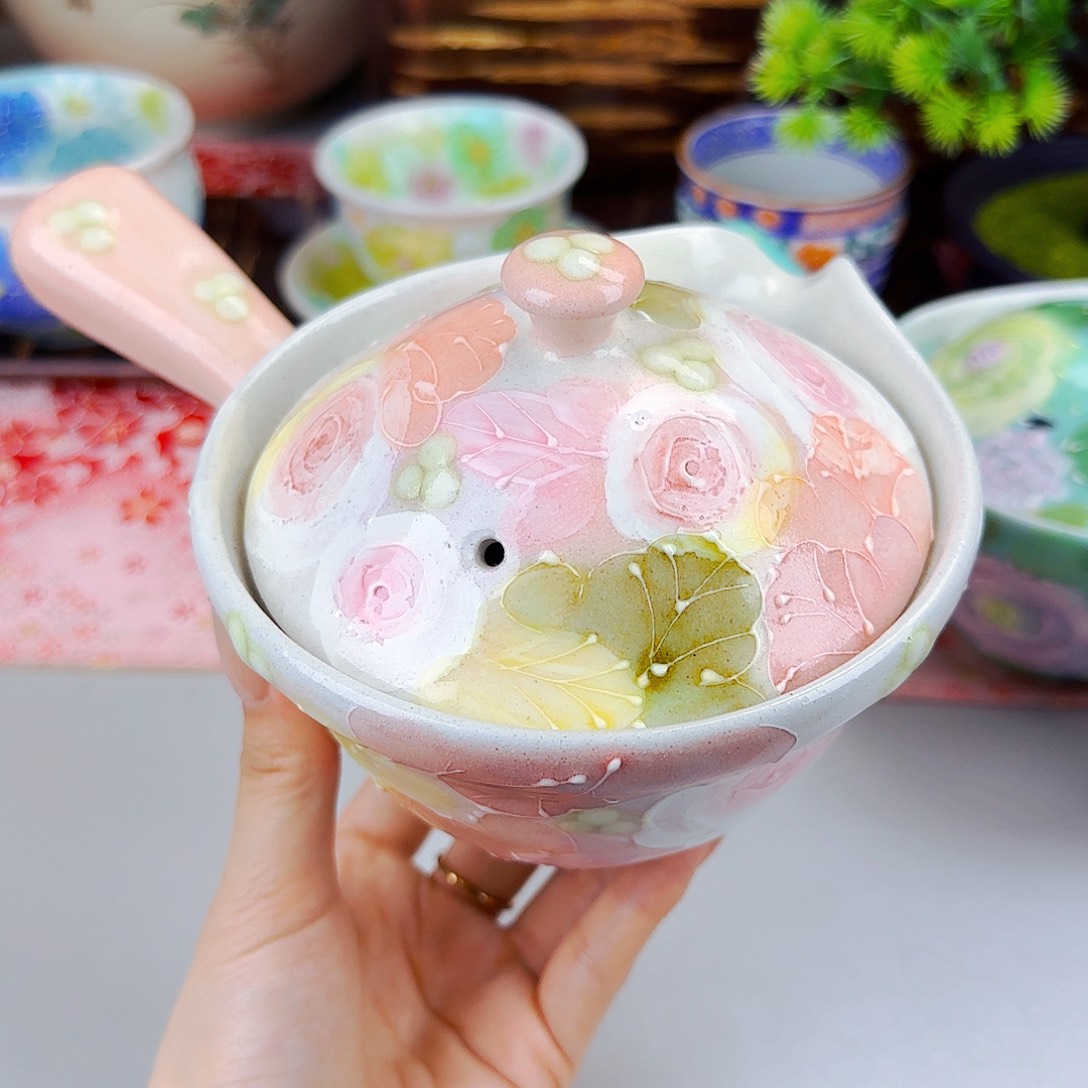 他家茶具瓷器真美！