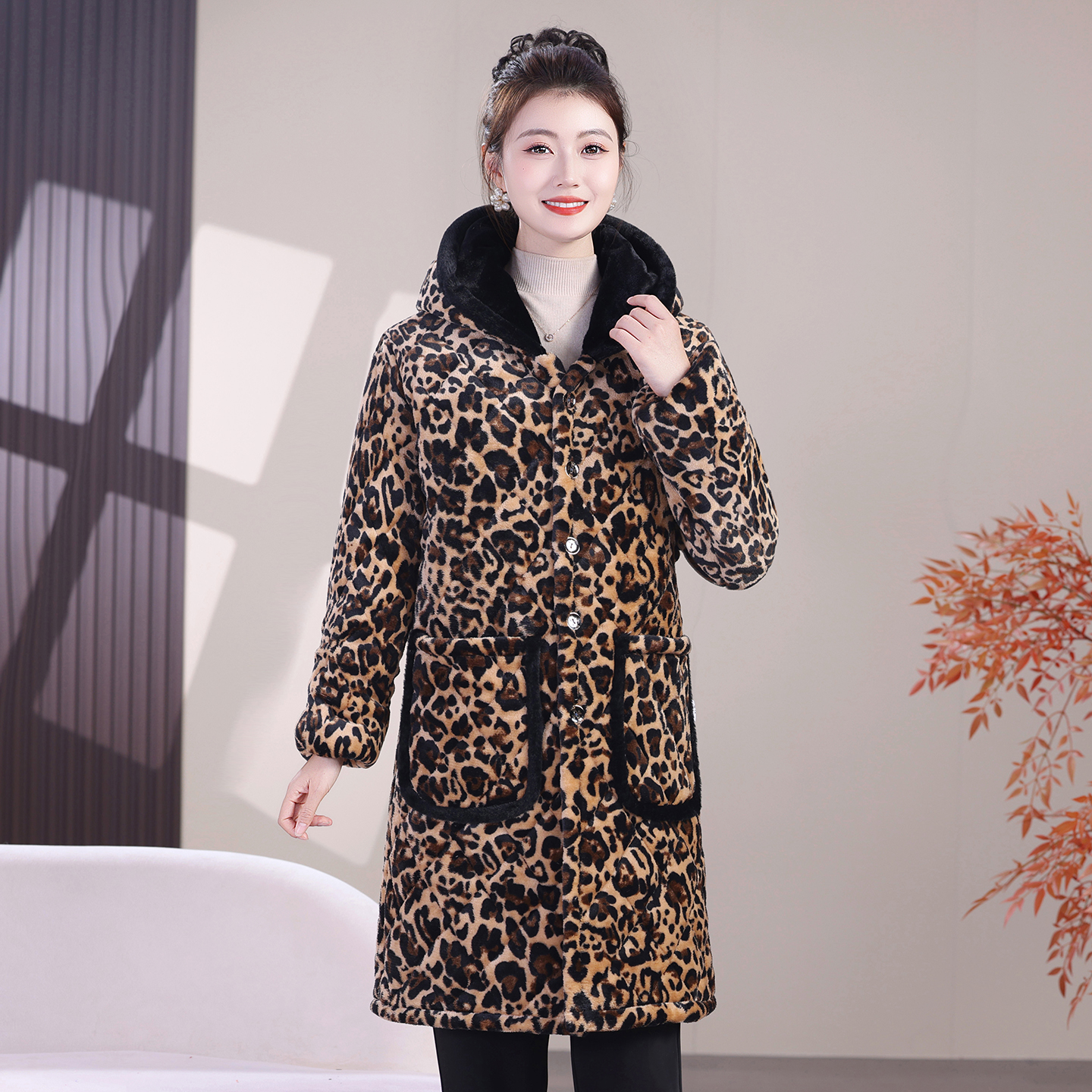 加绒加厚中长款保暖棉衣女装连帽冬季新款洋气豹纹棉服大码罩衣