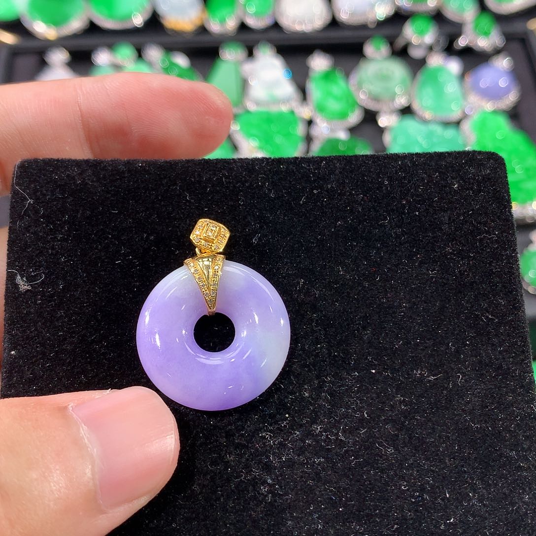 翡翠18K金镶嵌颈饰