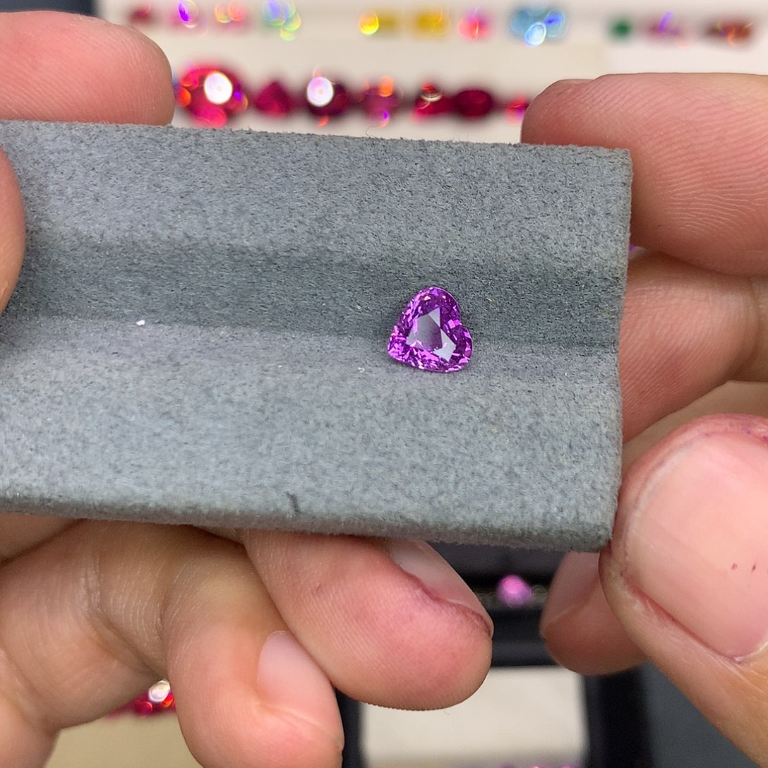 彩色蓝宝石裸石1.04克拉无烧紫蓝宝
