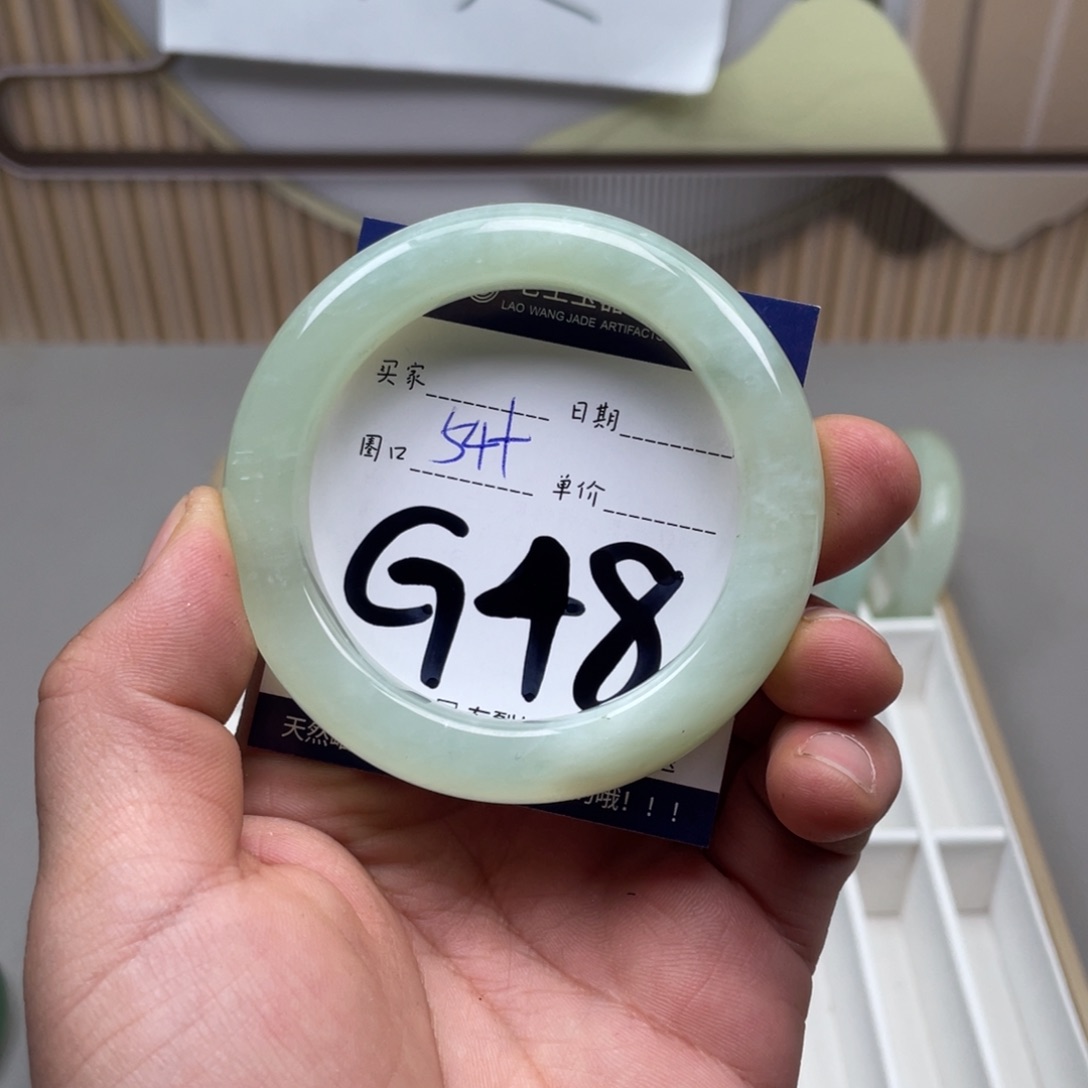 岫玉手镯手镯未镶嵌