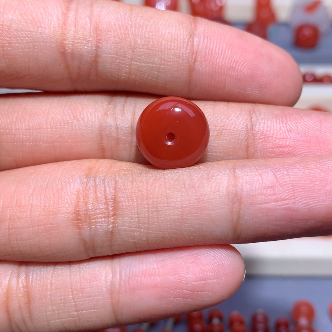 南红玛瑙牛血面包扣子12.5×7.6未镶嵌微微纹
