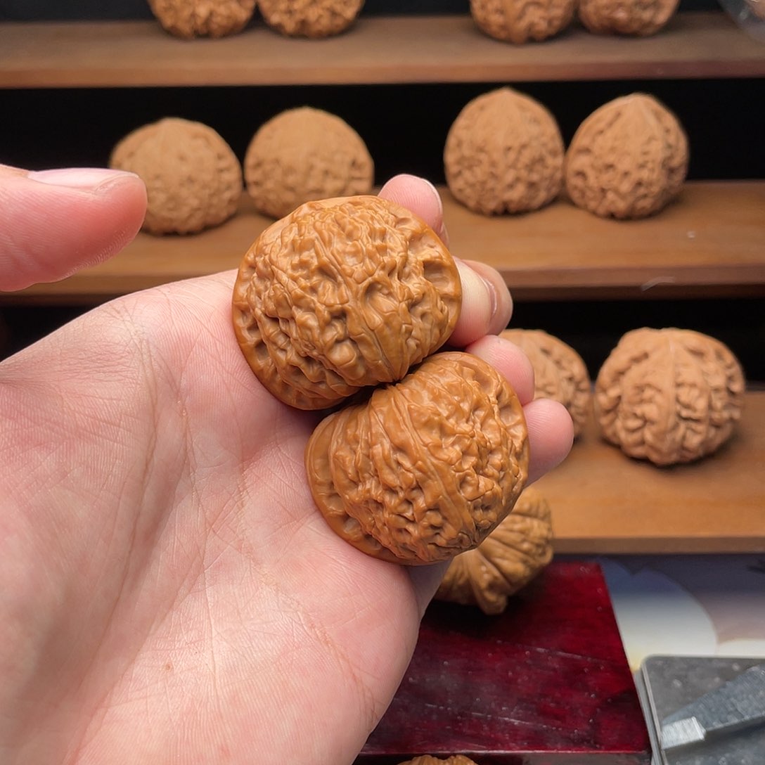 文玩核桃把件H**.41毕业球白