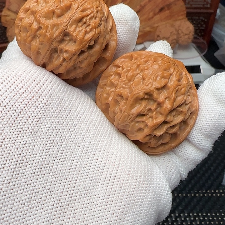 文玩核桃吊坠金牛42福利