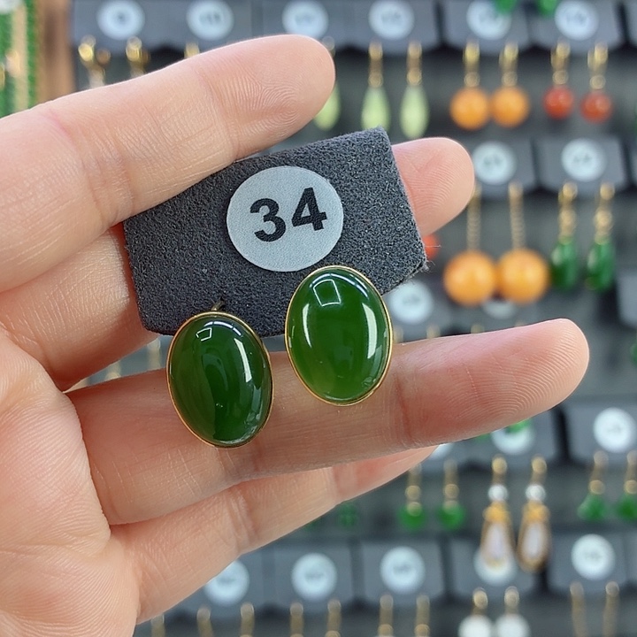 和田玉18K金镶嵌耳饰