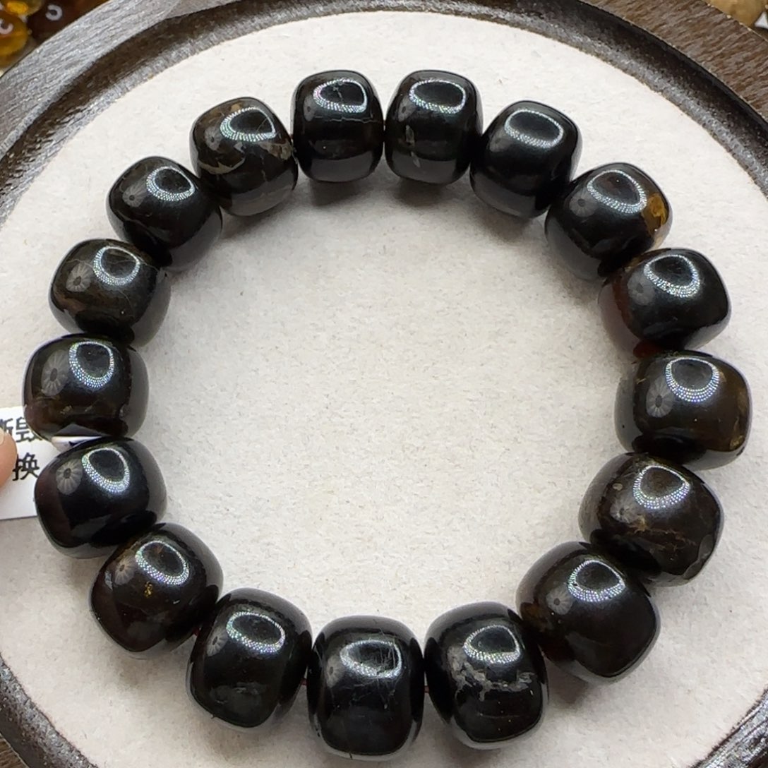 琥珀未镶嵌珠宝奇石15