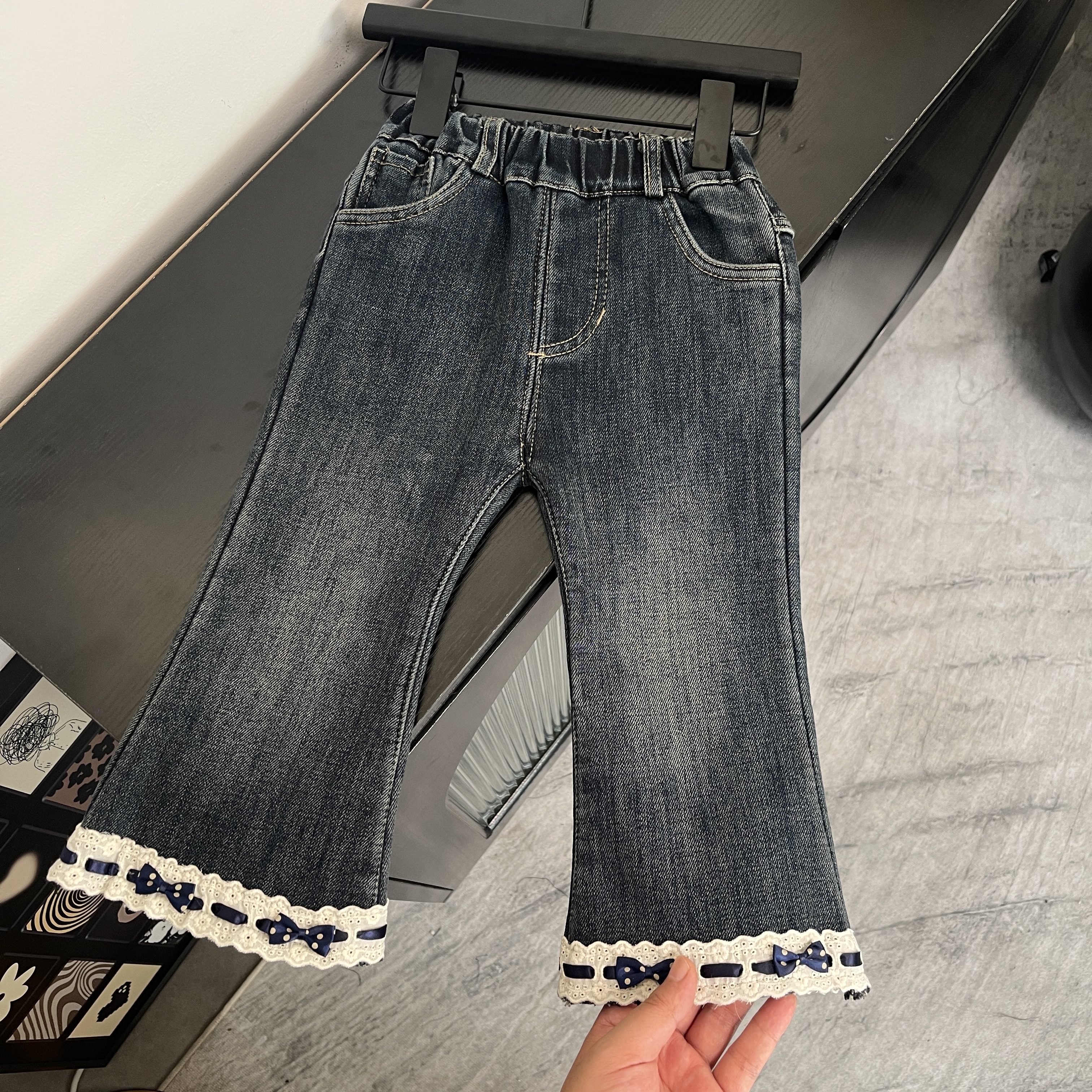 儿童加绒牛仔裤微喇裤2025秋冬新款女小童休闲裤子女宝宝小脚裤