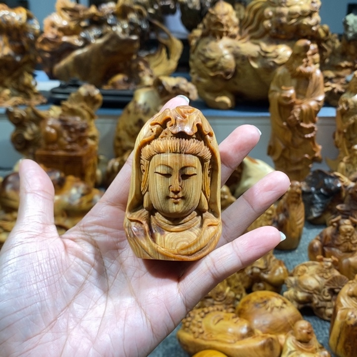 微***着木崖柏工艺品手把