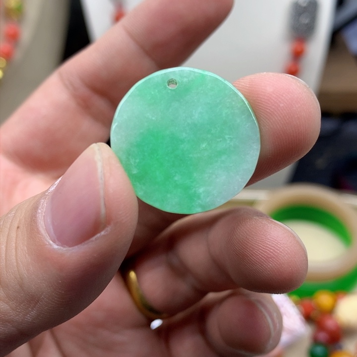 翡翠颈饰未镶嵌吊坠规格