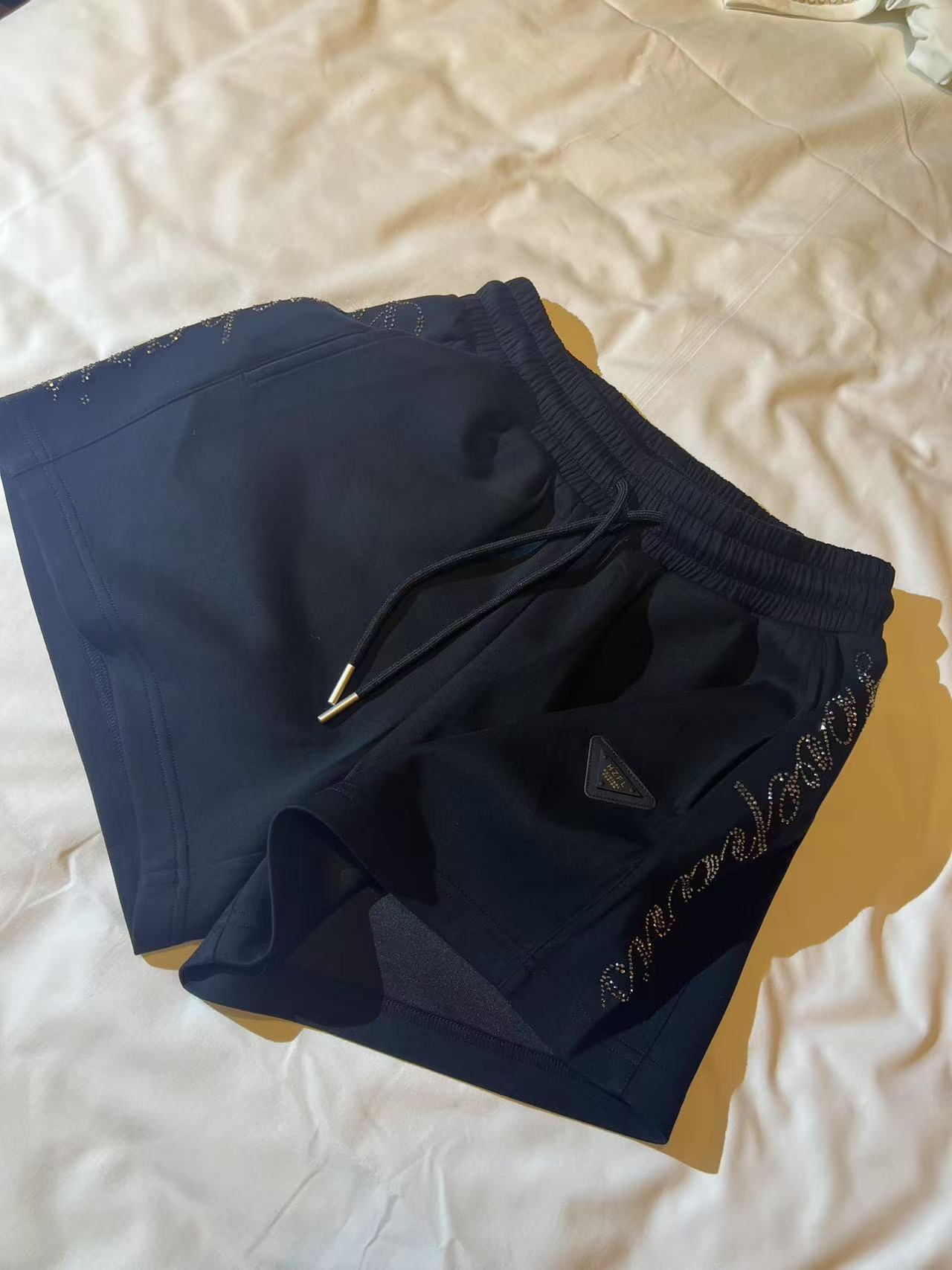 夏季时尚潮流百搭宽松字母烫钻短裤