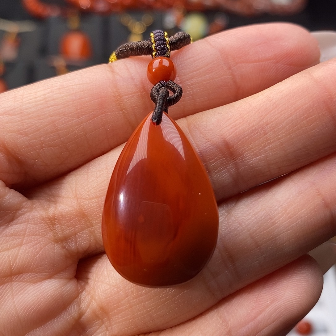 南红玛瑙未镶嵌四川凉山水滴吊坠
