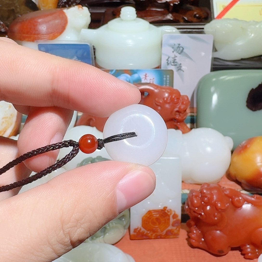 未镶嵌透闪石质玉摆件佳*。