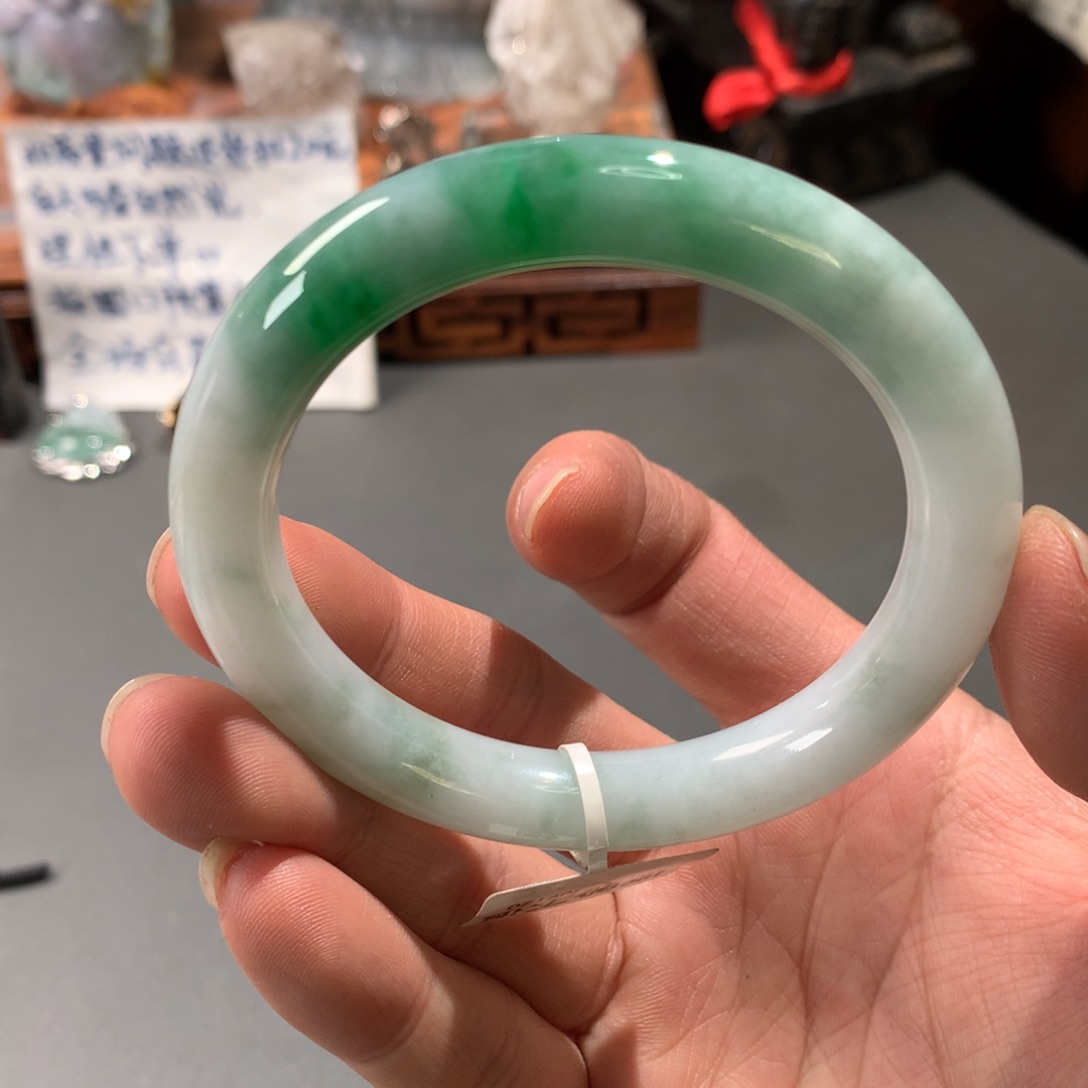 翡翠手镯未镶嵌56圆条