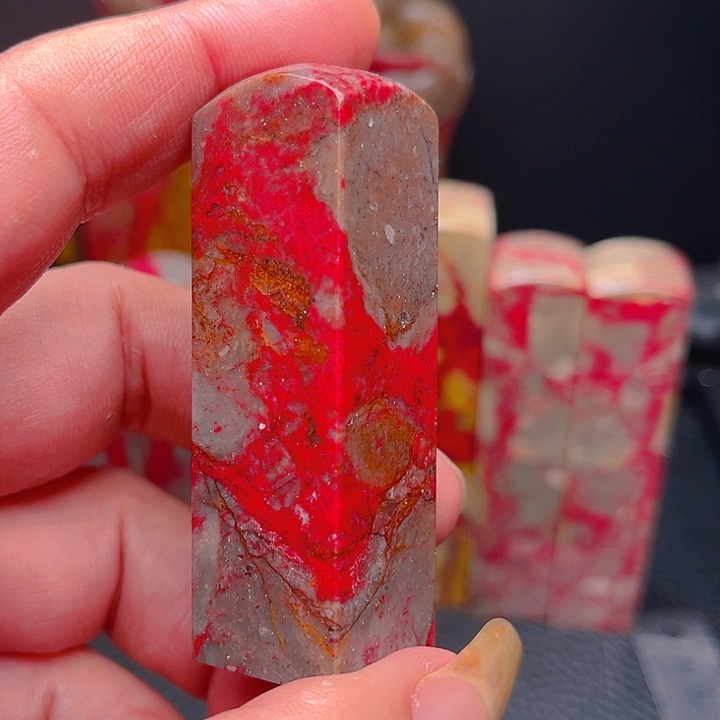 昌化鸡血石昌化鸡血石质地优良