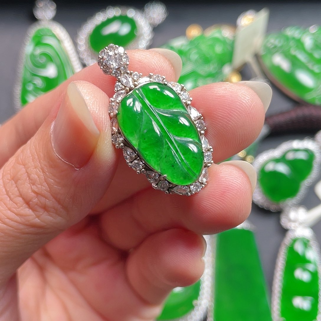 吊坠(不含链)未镶嵌翡翠