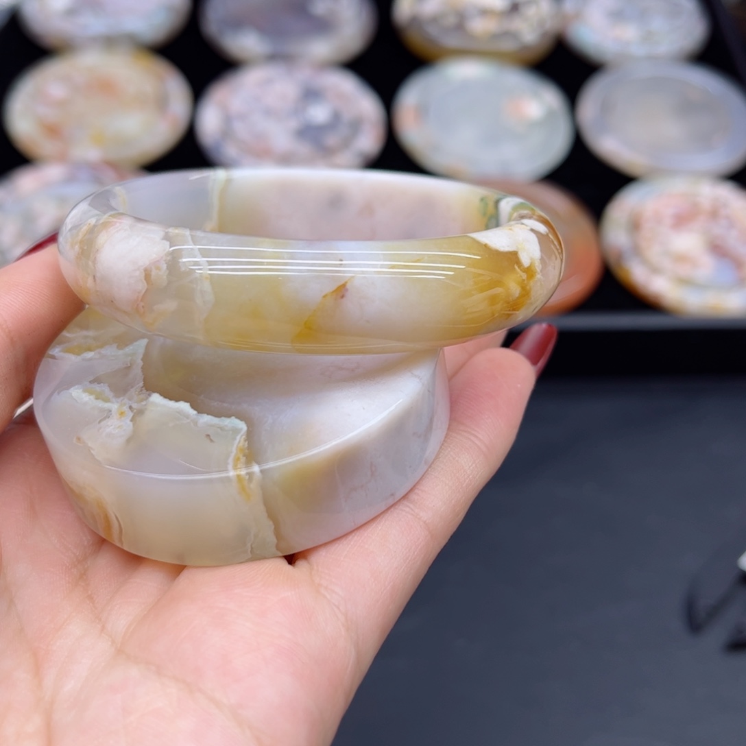 玛瑙/玉髓手镯未镶嵌5758