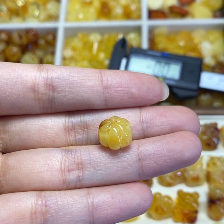 琥珀未镶嵌裸石南瓜珠