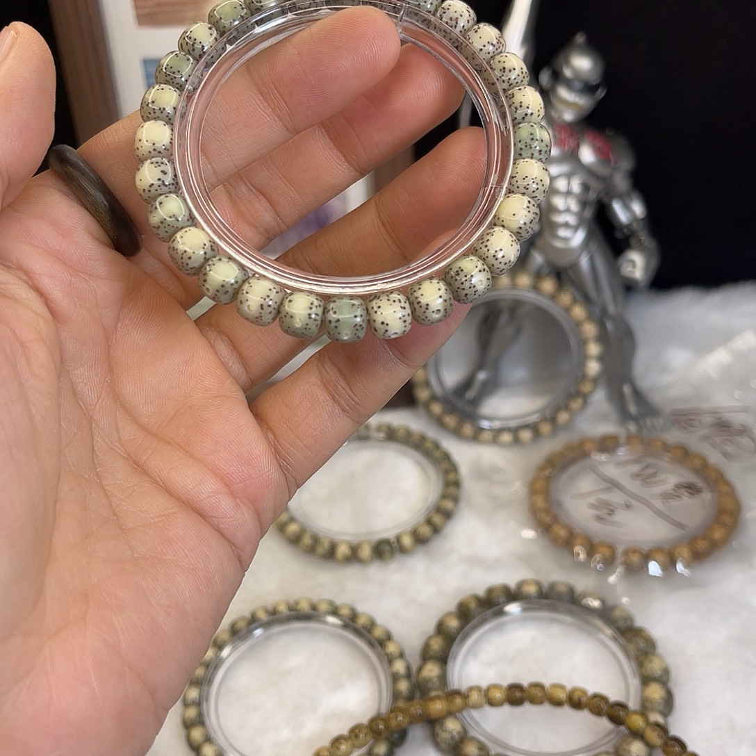 星月菩提手串526 号.  星月菩提.  一物一图.  