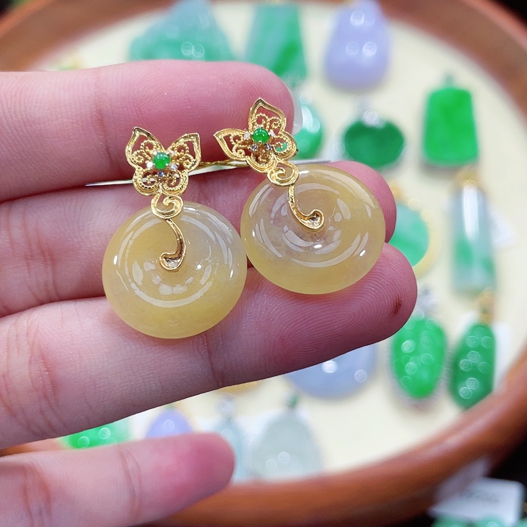 翡翠吊坠(不含链)18K金镶嵌