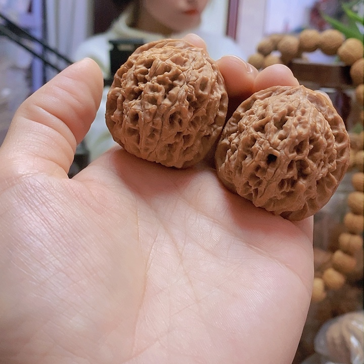 【闪购商品】文玩核桃把件39.5红皮水龙