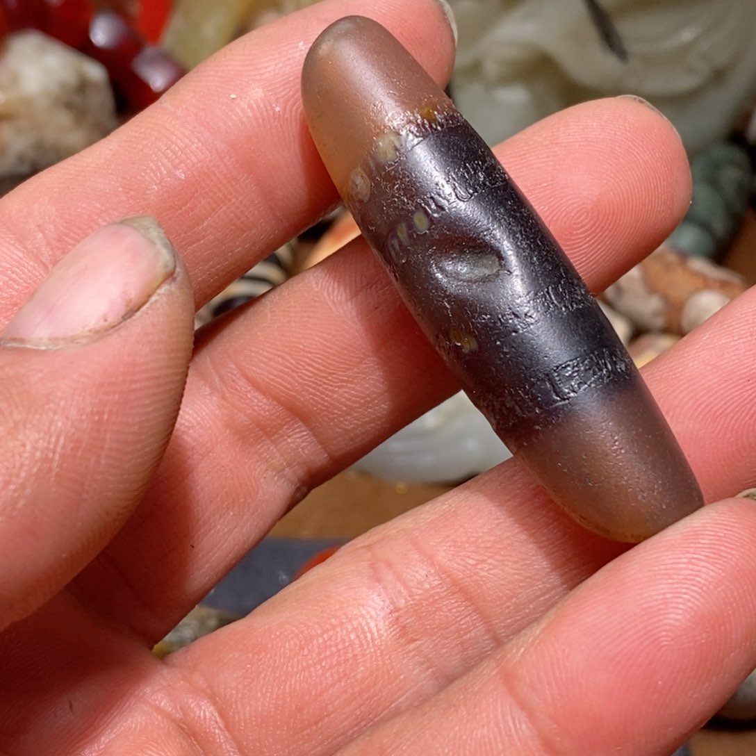 DIY琉璃珠子的颜色是蓝色和白色