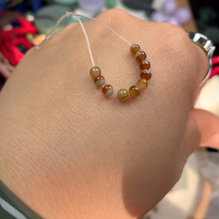 翡翠手链未镶嵌不退不换