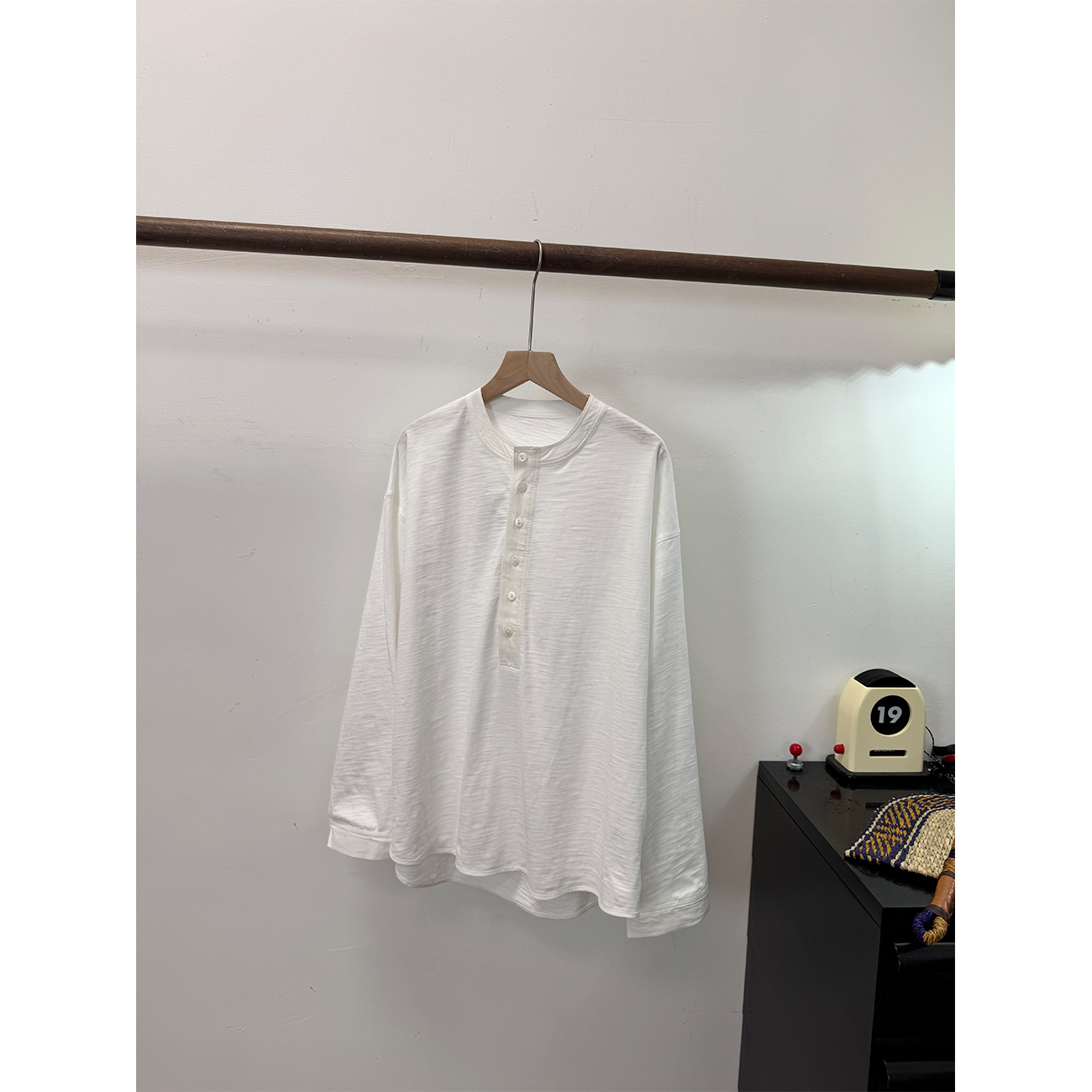 看下衣长两种棉的相辅相成 半门襟纽扣圆领套头长袖春秋款T恤
