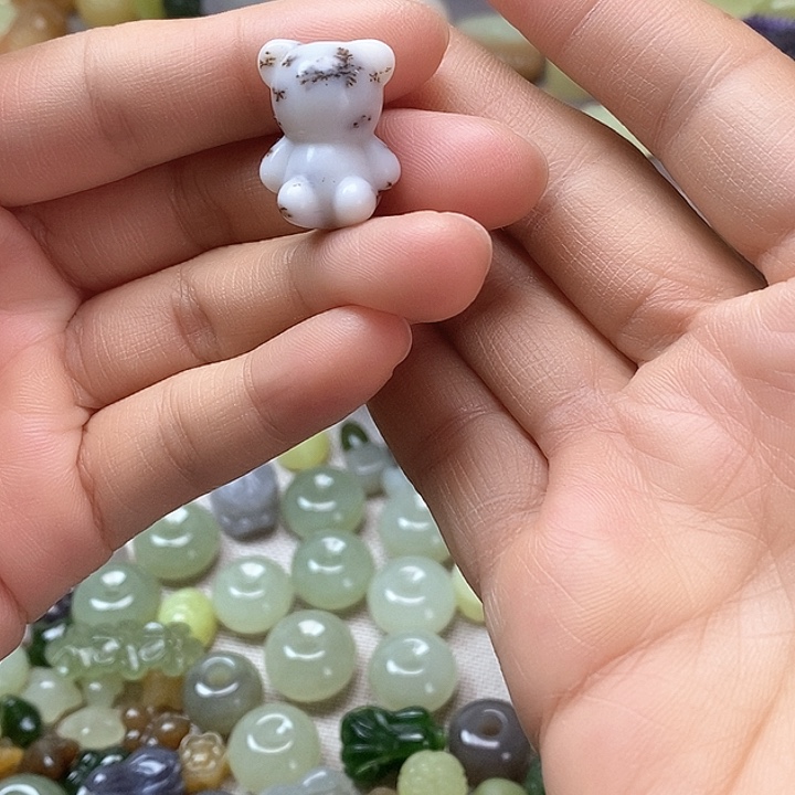 未镶嵌和田玉挂件熊