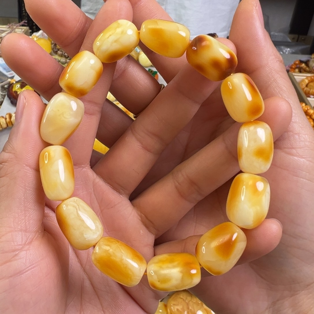 蜜蜡裸石未镶嵌蜜蜡