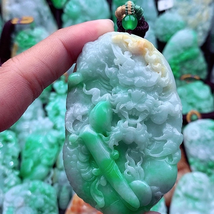 天然A货翡翠龙牌
