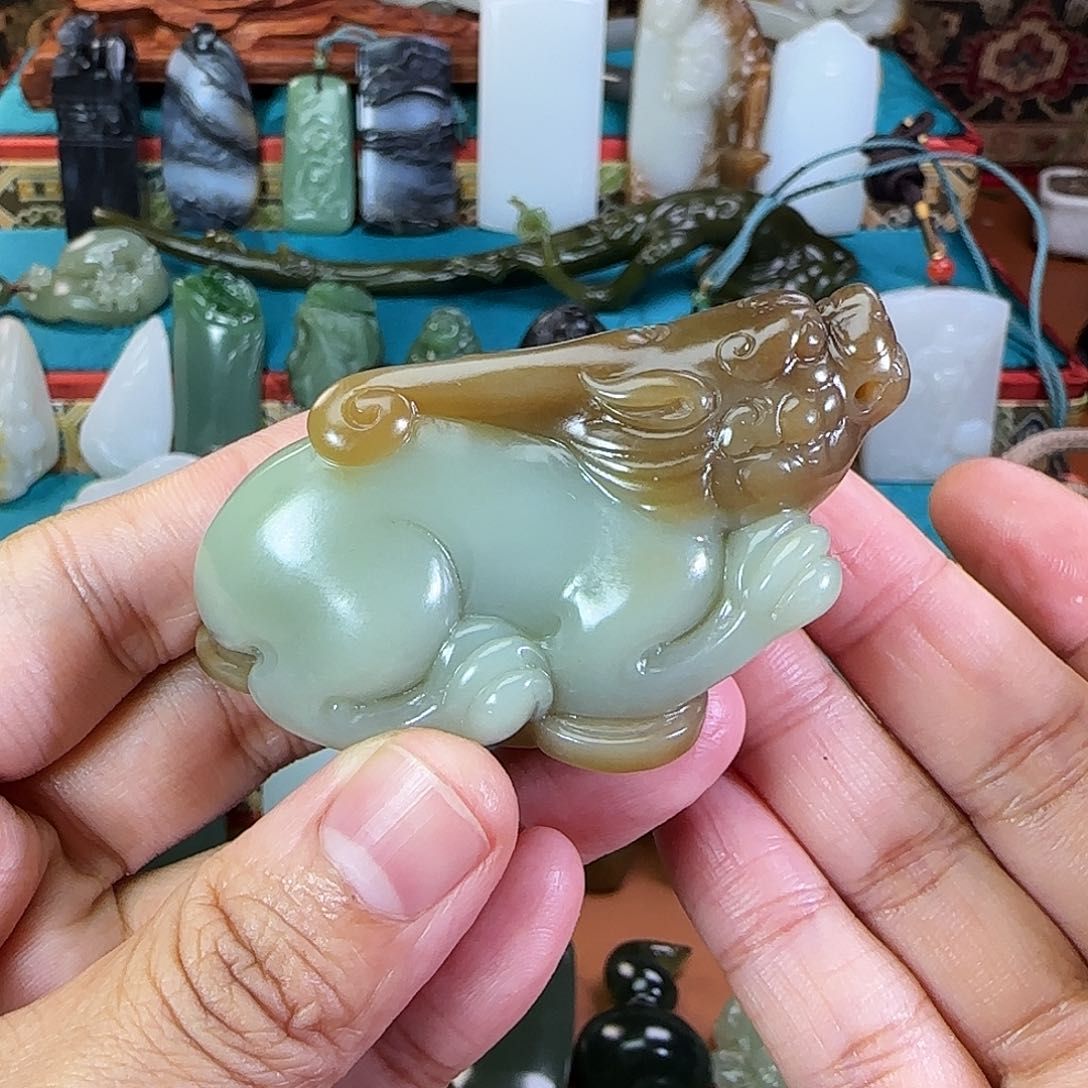 和田玉颈饰未镶嵌毅**青