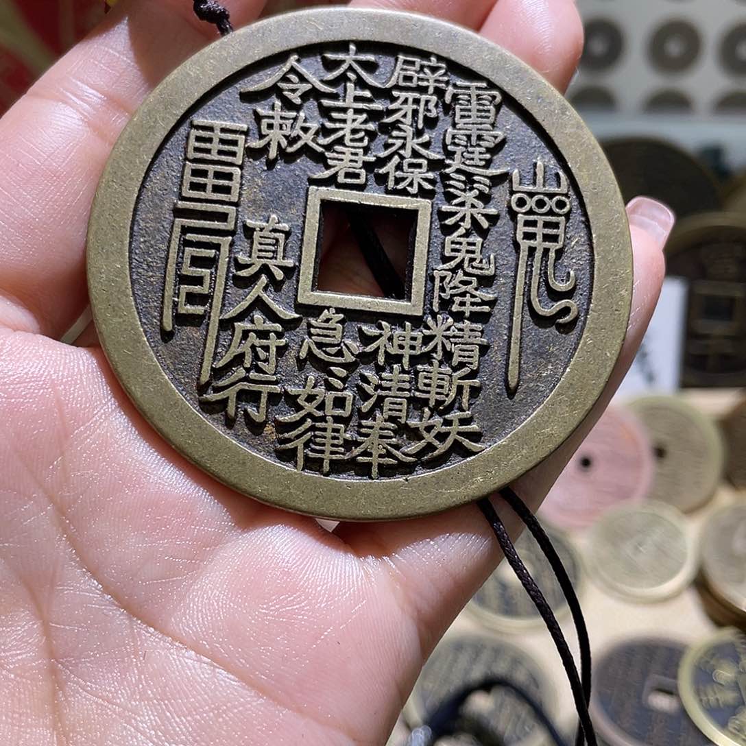 铜铜现代仿制工艺品花钱