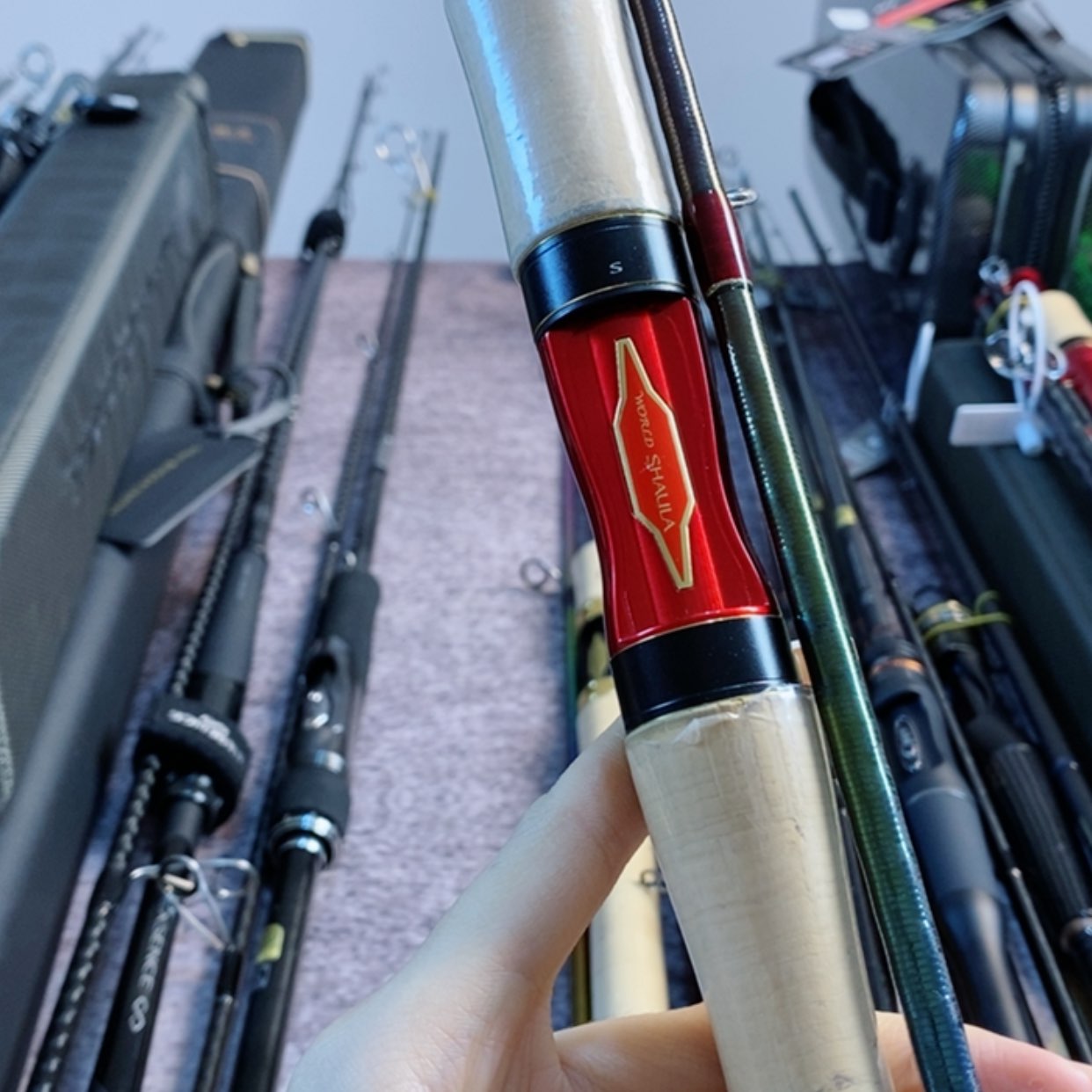 【闪购商品】2.4m碳素人**此两节路亚杆