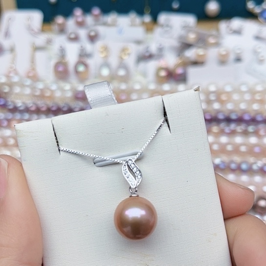 淡水珍珠吊坠(赠链)未镶嵌