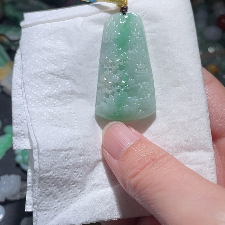 颈饰未镶嵌翡翠天