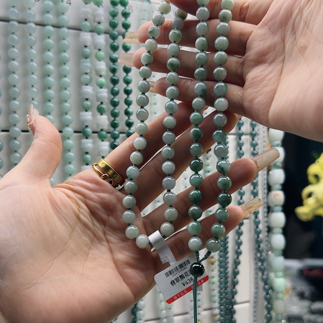 翡翠颈饰未镶嵌腰**贯