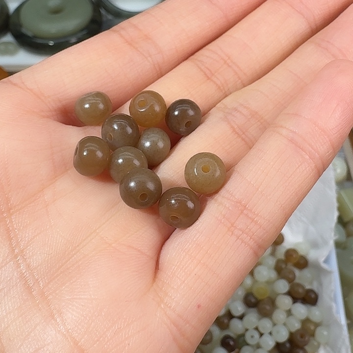 和田玉（糖玉）未镶嵌颈饰一组10