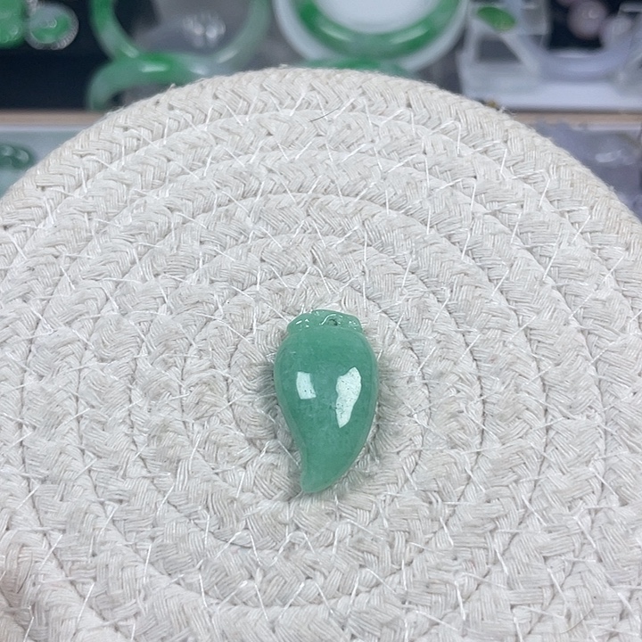 翡翠未镶嵌颈饰7、辣椒吊坠