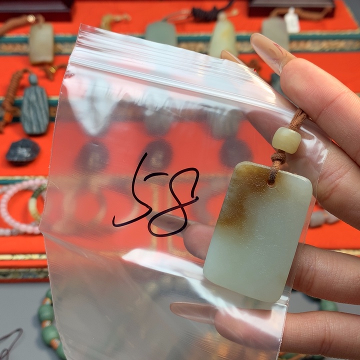 和田玉（糖玉）颈饰未镶嵌龘****龘